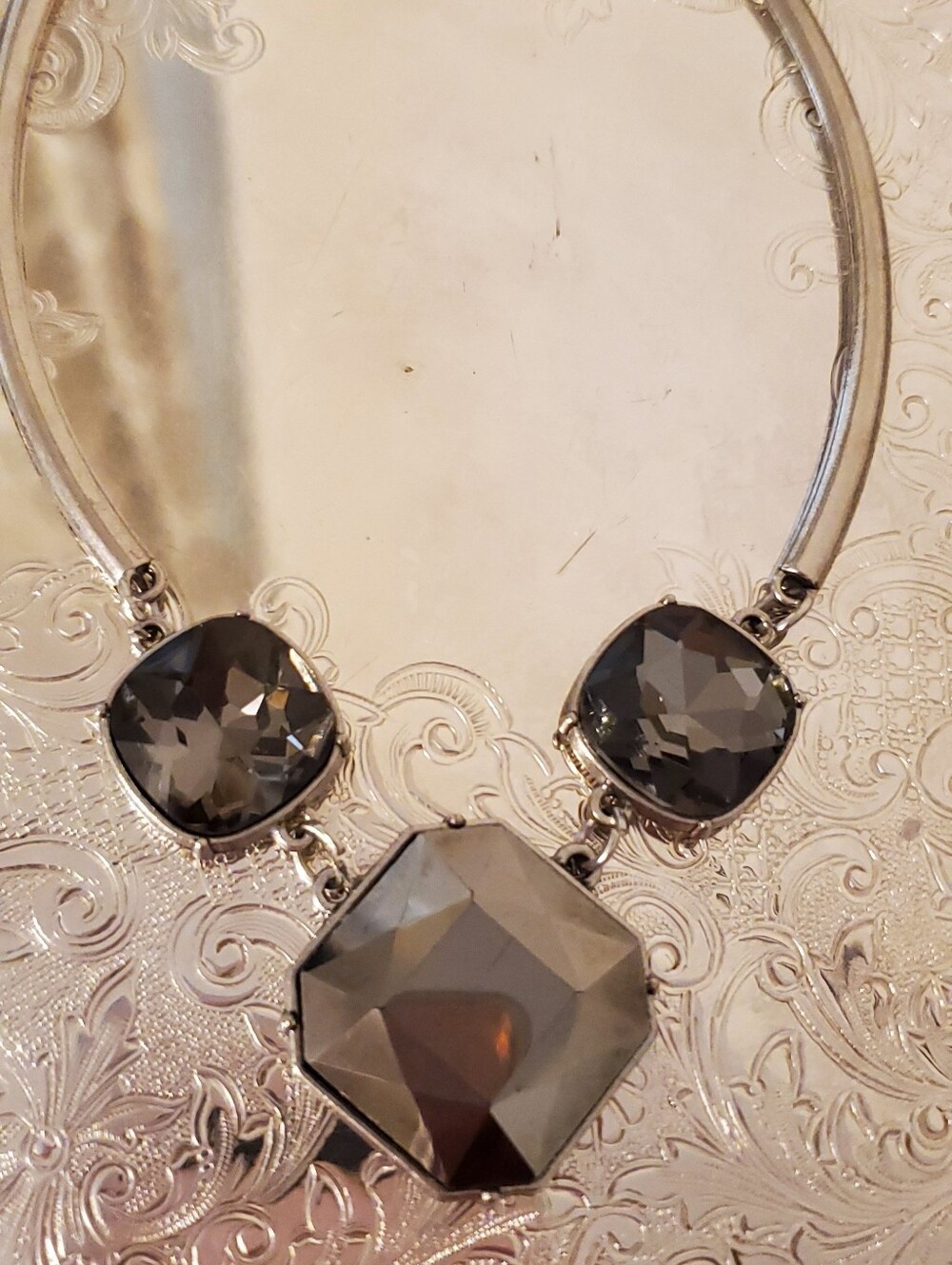 New Chic Smokey Gray Crystal Geometric Silver Tone Collar Statement Necklace